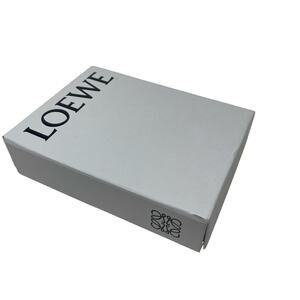 Loewe 7x6 white rectangular empty box